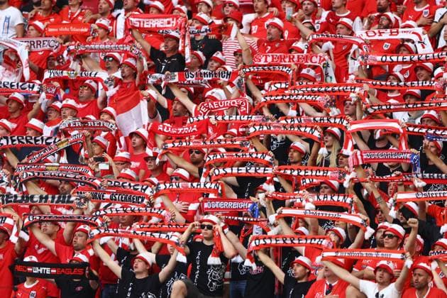 Austria fans Austria v France, UEFA European Championship, EM, Europameisterschaft 2024, Group D, Football, Dusseldorf Arena, Dusseldorf, Germany, 17 Jun 2024 EDITORIAL USE ONLY No use with unauthorised audio, video, data, fixture lists, club league logos or live services. Online in-match use limited to 120 images, no video emulation. No use in betting, games or single club league player publications. Copyright: xKieranxMcManus Shutterstockx 14539693cz