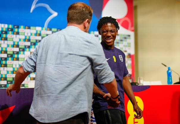 Kobbie Mainoo of England wins darts match against media England press conference, PK, Pressekonferenz UEFA European Championship, EM, Europameisterschaft 2024, Group C, Football, Spa & Golf Resort Weimarer Land, Blankenhain, Germany, 18 Jun 2024 EDITORIAL USE ONLY No use with unauthorised audio, video, data, fixture lists, club league logos or live services. Online in-match use limited to 120 images, no video emulation. No use in betting, games or single club league player publications. Copyright: xDavexShopland Shutterstockx 14544732f