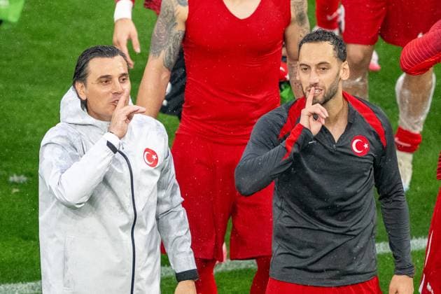 Sport Bilder des Tages GER, EURO 2024, Group F, Türkei (Tur) vs Georgien (GEO) 18.06.2024, BVB Stadium Dortmund, Dortmund, GER, EURO 2024, Group F, Türkei (Tur) vs Georgien (GEO) Im Bild: Jubel der türkischen Nationalmannschaft nach dem Sieg mit 3:1 Gestik, Mimik, Emotionen; Glück Freude Joy Schweigen Finger vor dem Mund