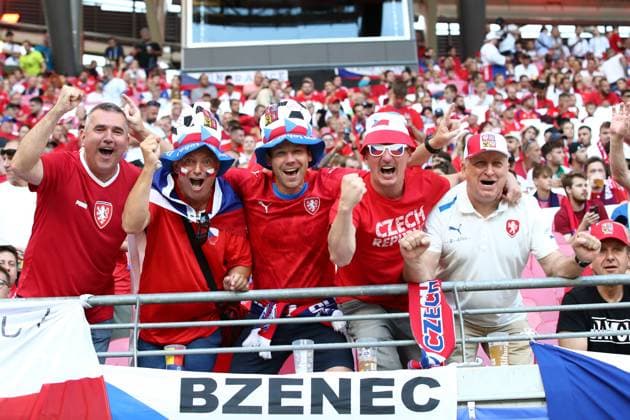 18.06.2024, xtgx, Fussball EM 2024, Portugal - Tschechien emspor, v.l. Emotionen, Fans, Stimmung, Fahnen, Logo, Tschechien, Zuschauer, Trikots (DFL DFB REGULATIONS PROHIBIT ANY USE OF PHOTOGRAPHS as IMAGE SEQUENCES and or QUASI-VIDEO) Leipzig