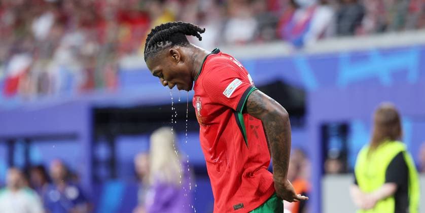 Sport Bilder des Tages Portugal - Tschechien UEFA EURO, EM, Europameisterschaft,Fussball 2024 Leipzig, 18.06.2024, Leipzig Stadium, UEFA EURO 2024 Germany , Gr. F Vorrunde , PORTUGAL vs. TSCHECHIEN , Im Bild: Rafael Leao (17, Portugal) ,