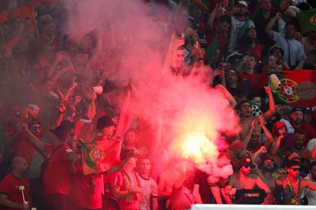 Leipzig Stadium Leipzig, Tuesday, June 18, 2024 UEFA EURO, EM, Europameisterschaft,Fussball 2024 Germany, Group F stage Matchday 1 Group F Portugal - Czechia, PORTUGAL FANS,STIMMUNG, SCHALS, TRIKOTS, EMOTIONEN, Pyrotechnik, Pyro, Rauch, Feuer, Randale, Bengalos, Rauchbomben, pirotecnica, fumo, fuoco, Wunderkerzen Copyright: JoaquimxFerreira