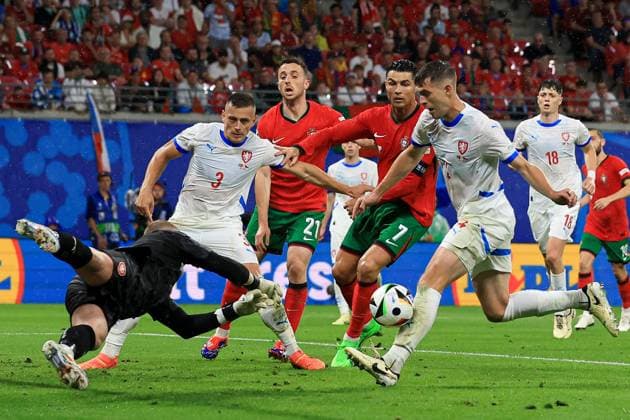 Robin Hranac of Czechia scores an own goal to make it 1-1 after Jindrich Stanek of Czechia pushes the ball into their path Portugal v Czechia, UEFA European Championship, EM, Europameisterschaft 2024, Group F, Football, Leipzig Stadium, Leipzig, Germany, 18 Jun 2024 EDITORIAL USE ONLY No use with unauthorised audio, video, data, fixture lists, club league logos or live services. Online in-match use limited to 120 images, no video emulation. No use in betting, games or single club league player publications. Copyright: xMattxWest Shutterstockx 14543474cc