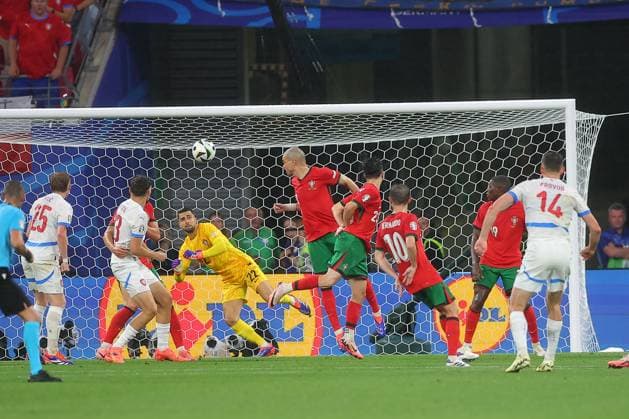Portugal - Tschechien UEFA EURO, EM, Europameisterschaft,Fussball 2024 Leipzig, 18.06.2024, Leipzig Stadium, UEFA EURO 2024 Germany , Gr. F Vorrunde , PORTUGAL vs. TSCHECHIEN , Im Bild: Tor für Tschechien, Lukas Provod (14, Tschechien) trifft zum 0:1,