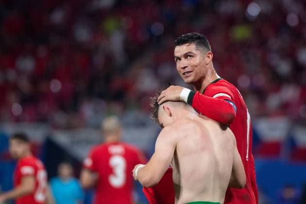 Sport Bilder des Tages Cristiano Ronaldo (Portugal, 07), Francisco Fernandes Da Conceicao (Portugal, 26) jubeln ueber das Tor zum 2:1, GER, Portugal (POR) vs Czech Republic (CZE), Fussball Europameisterschaft, UEFA EURO, EM, Europameisterschaft,Fussball 2024, Gruppe F, 1. Spieltag, 18.06.2024 GER, Portugal (POR) vs Czech Republic (CZE), Fussball Europameisterschaft, UEFA EURO 2024, Gruppe F, 1. Spieltag, 18.06.2024 Leipzig Copyright: xEibner-Pressefoto Memmlerx EP_MMR