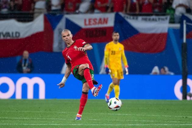 Kepler Laveran de Lima Ferreira Pepe (Portugal, 03) am Ball, GER, Portugal (POR) vs Czech Republic (CZE), Fussball Europameisterschaft, UEFA EURO, EM, Europameisterschaft,Fussball 2024, Gruppe F, 1. Spieltag, 18.06.2024 GER, Portugal (POR) vs Czech Republic (CZE), Fussball Europameisterschaft, UEFA EURO 2024, Gruppe F, 1. Spieltag, 18.06.2024 Leipzig Copyright: xEibner-Pressefoto Memmlerx EP_MMR