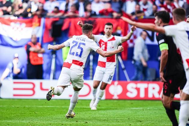 Torjubel Jubel Luca Sucic (Kroatien, 25) nach Tor zum 2:1 GER, Kroatien vs. Albanien, Fussball Europameisterschaft, UEFA EURO, EM, Europameisterschaft,Fussball 2024, Spieltag 2, 19.06.2024 GER, Kroatien vs. Albanien, Fussball Europameisterschaft, UEFA Euro 2024, Spieltag 2, 19.06.2024 Hamburg Copyright: xEibner-Pressefoto MarcelxvonxFehrnx EP_MFN