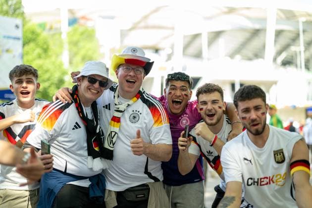 Zuschauer und Fans von Deutschland, GER, Germany (GER) vs. Ungarn (HUN), Fussball Europameisterschaft, UEFA EURO, EM, Europameisterschaft,Fussball 2024, Gruppe A, 2. Spieltag, 19.06.2024, GER, Germany (GER) vs. Ungarn (HUN), Fussball Europameisterschaft, UEFA EURO 2024, Gruppe A, 2. Spieltag, 19.06.2024 Stuttgart Copyright: xEibner-Pressefoto SaschaxWaltherx EP_EER