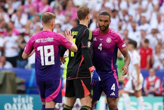 Maximilian Mittelstaedt 18 (Deutschland), Manuel Neuer 1 (Deutschland), Jonathan Tah 4 (Deutschland), Deutschland vs. Ungarn, Fussball, UEFA EURO, EM, Europameisterschaft,Fussball 2024, Gruppenphase, 2. Spieltag, 19.06.2024 Stuttgart Baden-Wuerttemberg Deutschland