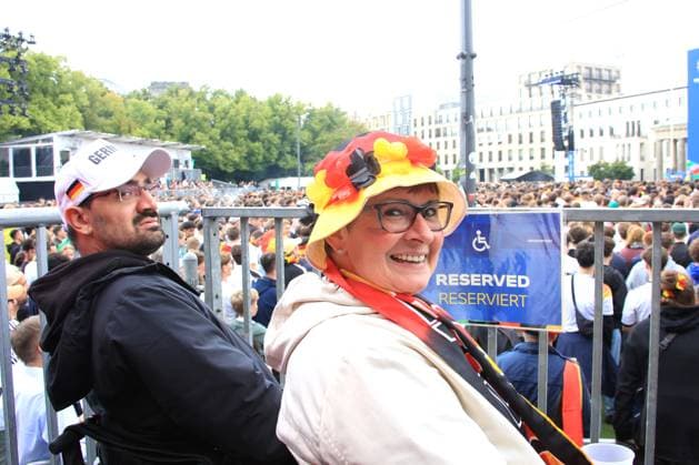 DEU, FIFA, EM-2024, Fanmeile, Brandenburger Tor, 19.06.2024, Brandenburger Tor, Berlin, DEU, FIFA, EM-2024, Fanmeile, Brandenburger Tor, im Bild Foto: Juergen Engler nordphoto GmbH