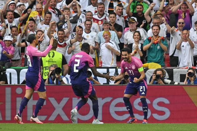 19.06.2024, xsltx, Fussball EM 2024, Deutschland - Ungarn emspor, v.l. Ilkay Guendogan (Gündogan, Deutschland, 21) Jubel, Torjubel, jubelt ueber das Tor, celebrate the goal, celebration (DFL DFB REGULATIONS PROHIBIT ANY USE OF PHOTOGRAPHS as IMAGE SEQUENCES and or QUASI-VIDEO) Stuttgart