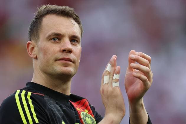 Stuttgart, Arena Stuttgart Wednesday, June 19, 2024 UEFA EURO, EM, Europameisterschaft,Fussball 2024 Germany, Group A stage Matchday 2 Group A Germany - Hungary, goalkeeper, Torwart Manuel Neuer (Germany) bedankt sich bei den Fans, bedanken, Dank. Mannschaft nach dem Spiel, after the match bedankt sich bei den Fans, applauds the fans Copyright: JoaquimxFerreira
