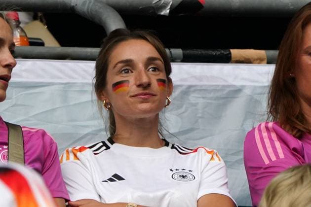 EURO 2024, Fussball, UEFA EURO, EM, Europameisterschaft,Fussball 2024, EM 2024, Gruppenphase, Gruppe A, Deutschland-Ungarn, 19.06.2024, Stuttgartarena Stuttgart Lena Wurzenberger Freundin Julian Nagelsmann Trainer Deutschland, Aktion, Einzelbild