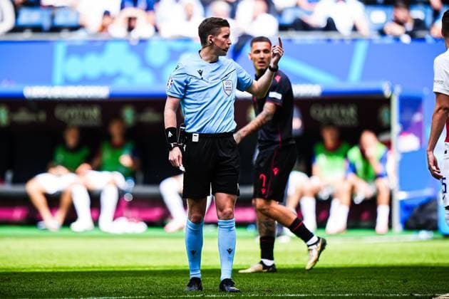 Schiedsrichter Francois Letexier (FRA) GER, Kroatien vs. Albanien, Fussball Europameisterschaft, UEFA EURO, EM, Europameisterschaft,Fussball 2024, Spieltag 2, 19.06.2024 GER, Kroatien vs. Albanien, Fussball Europameisterschaft, UEFA Euro 2024, Spieltag 2, 19.06.2024 Hamburg Copyright: xEibner-Pressefoto MarcelxvonxFehrnx EP_MFN