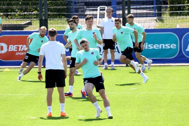 DEU, FIFA, EM-2024, Oestereicch Training, 20.06.2024, Amateurstadion von Hertha BSC, Berlin, DEU, FIFA, EM-2024, Oestereicch Training, im Bild Austria-Spielerkreis, Marcel Sabitzer (Austria 9), Michael Gregoritsch (Austria 11) Foto: Juergen Engler nordphoto GmbH