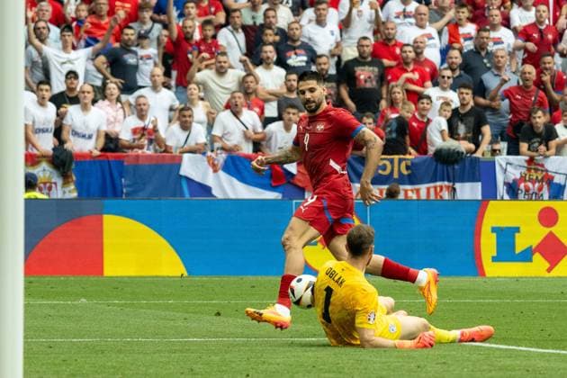 Jan Oblak (Slowenien, 01), Aleksandar Mitrovic (Serbien, 09), GER, Slowenien (SVN) vs. Serbien (SRB), Fussball Europameisterschaft, UEFA EURO, EM, Europameisterschaft,Fussball 2024, Gruppe E, 2. Spieltag, 20.06.2024, GER, Slowenien (SVN) vs. Serbien (SRB), Fussball Europameisterschaft, UEFA EURO 2024, Gruppe E, 2. Spieltag, 20.06.2024 Muenchen Copyright: xEibner-Pressefoto SaschaxWaltherx EP_SWA