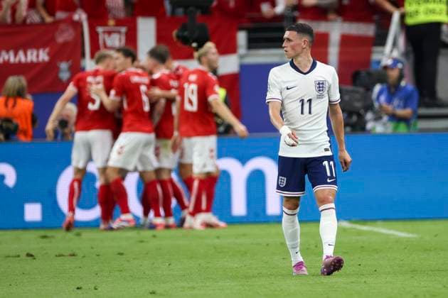 Phil Foden (England, 11) nach dem 1:1 Tor fuer Daenemark durch Morten Hjulmand (Daenemark, 21) , Fussball, UEFA , Europa Meisterschaft, (Gruppe C) 2024, Daenemark vs. England, 20.06.2024, Frankfurt Arena, Frankfurt, Deutschland Frankfurt Frankfurt Arena Hessen Deutschland Copyright: xGrantxHubbsx