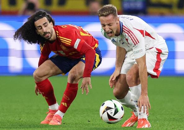 Marc Cucurella of Spain battles with Andrea Cambiaso of Italy Spain v Italy, UEFA European Championship, EM, Europameisterschaft 2024, Group B, Football, Arena AufSchalke, Gelsenkirchen, Germany, 20 Jun 2024 EDITORIAL USE ONLY No use with unauthorised audio, video, data, fixture lists, club league logos or live services. Online in-match use limited to 120 images, no video emulation. No use in betting, games or single club league player publications. Copyright: xPaulxCurrie Shutterstockx 14543734ad
