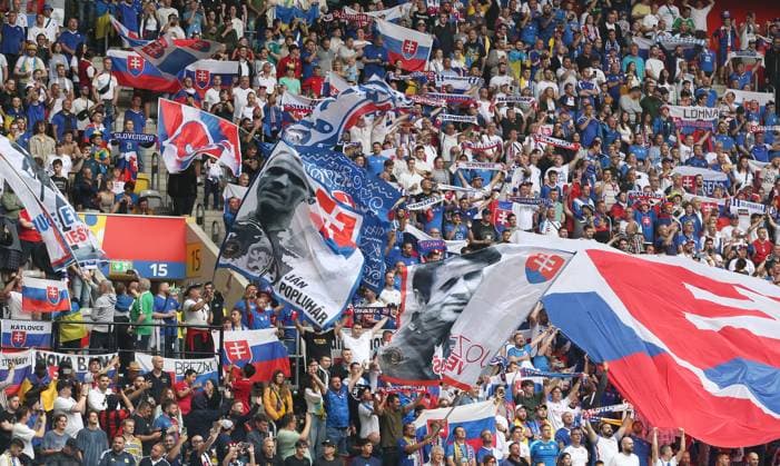 - Slovakia v Ukraine, UEFA EURO, EM, Europameisterschaft,Fussball 2024, Group Stage, Group E, Dusseldorf Arena, Dusseldorf, Germany - 21st June 2024. Slovakia fans. - Slovakia v Ukraine, UEFA Euro 2024, Group Stage, Group E, Dusseldorf Arena, Dusseldorf, Germany - 21st June 2024. Dusseldorf Dusseldorf Arena Germany Copyright: xDanxWeirx CP_Slovakia_Ukraine_24