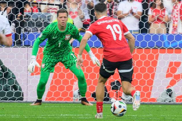 GER, Berlin, Fussball, Poland vs Austria, Gruppe D, Gruppenphase, UEFA EURO, EM, Europameisterschaft,Fussball 2024, MD3, SP, Olympia - Stadion Berlin, v.l. Wojciech Szczesny (Poland), Christoph Baumgartner (Austria), Tor zum 1:2, 21.06. 2024, GER, Berlin, Fussball, Poland vs Austria, Gruppe D, Gruppenphase, UEFA EURO 2024, MD3, SP, Olympia - Stadion Berlin, Tor zum 1:2, Torschuetze - Christoph Baumgartner (Austria), 21.06. 2024, Copyright: HMBxMedia UwexKoch