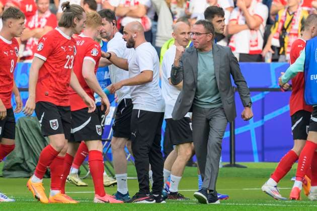 GER, Berlin, Fussball, Poland vs Austria, Gruppe D, Gruppenphase, UEFA EURO, EM, Europameisterschaft,Fussball 2024, MD3, SP, Olympia - Stadion Berlin, v.l. Patrick Wimmer (Austria), Ralf Rangnick (Austria), Tor zum 1:2, Tor, Treffer, Jubel, Torjubel, Freude, Begeisterung, feiert, Torschuetze Christoph Baumgartner (Austria), 21.06. 2024, GER, Berlin, Fussball, Poland vs Austria, Gruppe D, Gruppenphase, UEFA EURO 2024, MD3, SP, Olympia - Stadion Berlin, Tor zum 1:2, Torschuetze - Christoph Baumgartner (Austria), 21.06. 2024, Copyright: HMBxMedia UwexKoch