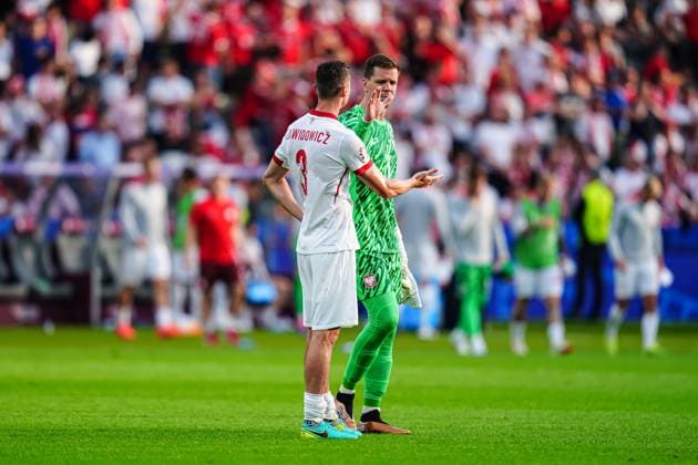 Polen enttaeuscht enttaeuschung nach Niederlage GER, Polen vs. Oesterreich, Fussball Europameisterschaft, UEFA EURO, EM, Europameisterschaft,Fussball 2024, Spieltag 2, 21.06.2024 GER, Polen vs. Oesterreich, Fussball Europameisterschaft, UEFA Euro 2024, Spieltag 2, 21.06.2024 Berlin Copyright: xEibner-Pressefoto MarcelxvonxFehrnx EP_MFN