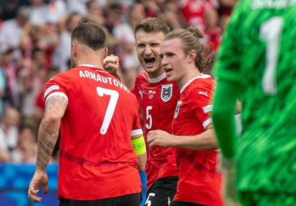 Fussball, Herren, Saison 2023 24, Euro 2024 Gruppe D (2. Spieltag) in Berlin, Polen - Österreich, v.l. Marko Arnautovic (Österreich), Stefan Posch (Österreich), Patrick Wimmer (Österreich), Jubel nach Tor zum 1:3, 21.06. 2024, Copyright: xSebastianxRäppold MatthiasxKochx