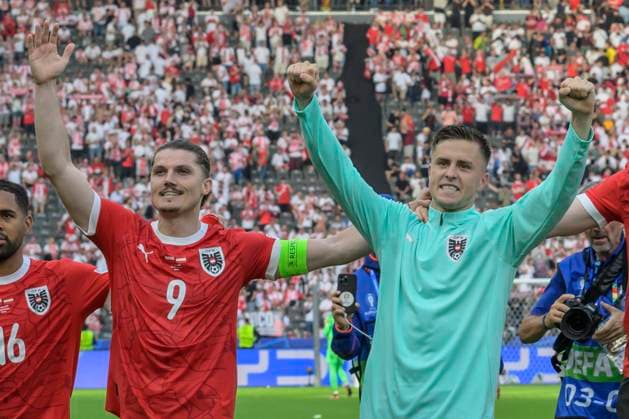 GER, Berlin, Fussball, Poland vs Austria, Gruppe D, Gruppenphase, UEFA EURO, EM, Europameisterschaft,Fussball 2024, MD3, SP, Olympia - Stadion Berlin, v.l. Marcel Sabitzer (Austria), Christoph Baumgartner (Austria), Freude, Jubel, Sieg, Endstand 1:3, Feiern ihren Sieg, 21.06. 2024, Copyright: HMBxMedia UwexKoch
