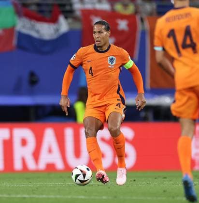 21.06.2024, Fussball Europameisterschaft, UEFA EURO, EM, Europameisterschaft,Fussball 2024, Niederlande - Frankreich, Gruppe D, Stadion Leipzig, v.l., Virgil van Dijk (Niederlande) Copyright: HMBxMedia