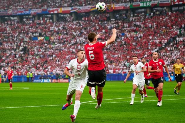 Jakub Piotrowski (Polen Nationalmannschaft Euro 2024, 06),Stefan Posch (Oesterreich Nationalmannschaft Euro 2024, 05), GER, UEFA EURO, EM, Europameisterschaft,Fussball 2024, Fussball Herren, UEFA EM 2024 Matchtag 2, Gruppe D, Polen vs. Oesterrech, Poland vs. Austria, 21.06.2024. GER, UEFA Euro 2024, Fussball Herren, UEFA EM 2024 Matchtag 2, Gruppe D, Polen vs. Oesterrech, Poland vs. Austria, 21.06.2024. Berlin Copyright: xEibner-Pressefotox xClaudiusxRauchx EP_CRH