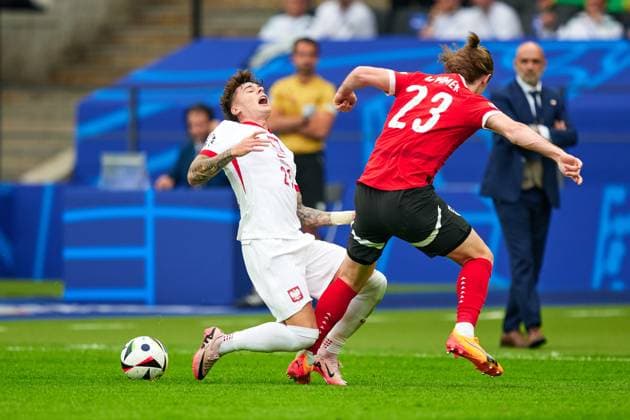 Patrick Wimmer (Oesterreich Nationalmannschaft Euro 2024, 23), Nicola Zalewski (Polen Nationalmannschaft Euro 2024, 21), GER, UEFA EURO, EM, Europameisterschaft,Fussball 2024, Fussball Herren, UEFA EM 2024 Matchtag 2, Gruppe D, Polen vs. Oesterrech, Poland vs. Austria, 21.06.2024. GER, UEFA Euro 2024, Fussball Herren, UEFA EM 2024 Matchtag 2, Gruppe D, Polen vs. Oesterrech, Poland vs. Austria, 21.06.2024. Berlin Copyright: xEibner-Pressefotox xClaudiusxRauchx EP_CRH