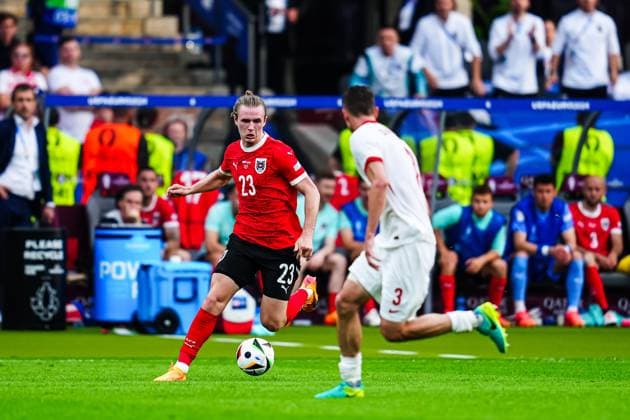 Patrick Wimmer (Oesterreich, 23), Pawel Dawidowicz (Polen, 03) GER, Polen vs. Oesterreich, Fussball Europameisterschaft, UEFA EURO, EM, Europameisterschaft,Fussball 2024, Spieltag 2, 21.06.2024 GER, Polen vs. Oesterreich, Fussball Europameisterschaft, UEFA Euro 2024, Spieltag 2, 21.06.2024 Berlin Copyright: xEibner-Pressefoto MarcelxvonxFehrnx EP_MFN