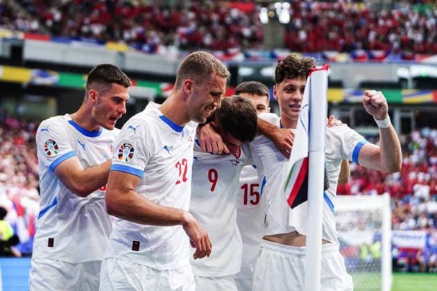Torjubel Jubel Tschechien nach Tor zum 0:1 Adam Hlozek (Tschechien, 09), wegen Handspiel nach VAR Entscheidung, Videoschiedsrichter, Videobeweis ABERKANNT GER, Georgien vs. Tschechien, Fussball Europameisterschaft, UEFA EURO, EM, Europameisterschaft,Fussball 2024, Spieltag 2, 22.06.2024 GER, Georgien vs. Tschechien, Fussball Europameisterschaft, UEFA Euro 2024, Spieltag 2, 22.06.2024 Hamburg Copyright: xEibner-Pressefoto MarcelxvonxFehrnx EP_MFN