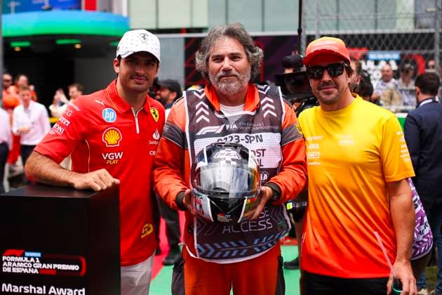 SAINZ Carlos (spa), Scuderia Ferrari SF-24, portrait and ALONSO Fernando (spa), Aston Martin F1 Team AMR24, portrait Marshal Trophy Award during the Formula 1 Aramco Gran Premio de Espana 2024, 10th round of the 2024 Formula One World Championship, WM, Weltmeisterschaft from June 21 to 23, 2024 on the Circuit de Barcelona-Catalunya, in Montmeló, Spain - F1 - SPANISH GRAND PRIX 2024 DPPI Panoramic 240623_R10_SPAGNA_DP_EA012022