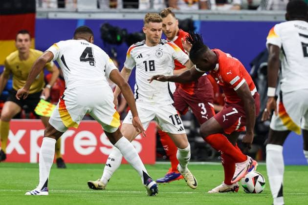 Breel Donald Embolo (Schweiz, 07) vs Maximilian Mittelstaedt (Deutschland 18), Jonathan Tah (Deutschland 04) GER, Switzerland (SUI) vs. Germany (DEU), Fussball Europameisterschaft, UEFA EURO, EM, Europameisterschaft,Fussball 2024, Gruppe A, 3. Spieltag, 23.06.2024 GER, Switzerland (SUI) vs. Germany (DEU), Fussball Europameisterschaft, UEFA EURO 2024, Gruppe A, 3. Spieltag, 23.06.2024 Frankfurt Copyright: xEibner-Pressefoto RogerxBuerkex EP