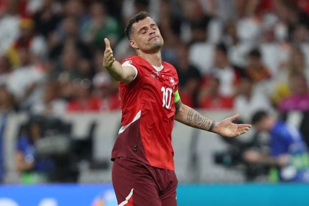 Granit Xhaka (Switzerland) gestikuliert, Gestik, UEFA EURO, EM, Europameisterschaft,Fussball 2024 - Group A, Switzerland vs Germany, Arena Frankfurt am 23. June 2024 in Frankfurt am Main, Deutschland. (Foto von Oliver Kaelke DeFodi Images) Granit Xhaka (Switzerland) gestures, UEFA EURO 2024 - Group A, Switzerland vs Germany, Arena Frankfurt on June 23, 2024 in Frankfurt am Main, Germany. (Photo by Oliver Kaelke DeFodi Images) Defodi-678_2024_06_23_OK_SUIGER_1097