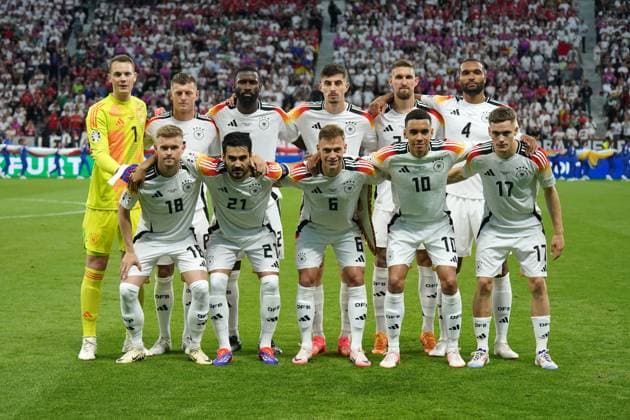 EURO 2024, Fussball, UEFA EURO, EM, Europameisterschaft,Fussball 2024, EM 2024, Gruppenphase, Gruppe A, Schweiz-Deutschland, 23.06.2024, Frankfurtarena , Frankfurt Hintere Reihe v.l.: Manuel Neuer TW, Toni Kroos, Antonio Rüdiger, Kai Havertz, Robert Andrich, Jonathan Tah, Vorne v.l: Maximilian Mittelstädt, Ilkay Gündogan, Joshua Kimmich, Jamal Musiala, Florian Wirtz, alle Deutschland,Teamfoto Mannschaftsfoto
