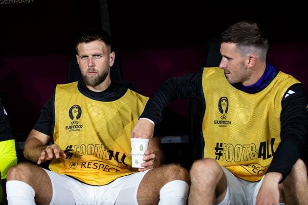 Niclas Fuellkrug (Deutschland 09) snackt auf der Bank vor dem Spiel mit Pascal Gross (Deutschland 05) GER, Switzerland (SUI) vs. Germany (DEU), Fussball Europameisterschaft, UEFA EURO, EM, Europameisterschaft,Fussball 2024, Gruppe A, 3. Spieltag, 23.06.2024 GER, Switzerland (SUI) vs. Germany (DEU), Fussball Europameisterschaft, UEFA EURO 2024, Gruppe A, 3. Spieltag, 23.06.2024 Frankfurt Copyright: xEibner-Pressefoto RogerxBuerkex EP