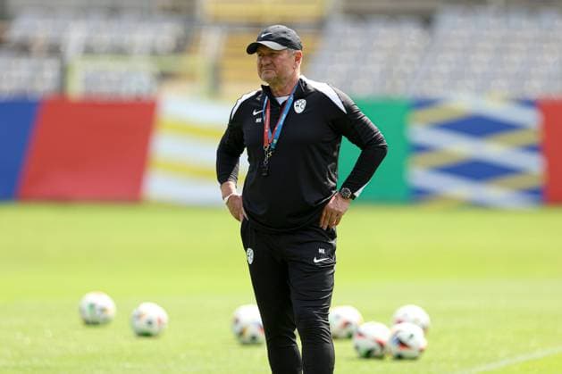 EURO 2024, Nationalteam Slowenien, Training Slovenia manager Matjaz Kek during the training session Slovenia Training, UEFA European Championship, EM, Europameisterschaft 2024, Group C, Football, Stadion am Zoo, Wuppertal, Germany, 24 Jun 2024 EDITORIAL USE ONLY No use with unauthorised audio, video, data, fixture lists, club league logos or live services. Online in-match use limited to 120 images, no video emulation. No use in betting, games or single club league player publications. Copyright: xPaulxCurrie Shutterstockx 14555190u