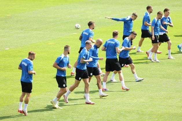 EURO 2024, Nationalteam Slowenien, Training A general view during the training session Slovenia Training, UEFA European Championship, EM, Europameisterschaft 2024, Group C, Football, Stadion am Zoo, Wuppertal, Germany, 24 Jun 2024 EDITORIAL USE ONLY No use with unauthorised audio, video, data, fixture lists, club league logos or live services. Online in-match use limited to 120 images, no video emulation. No use in betting, games or single club league player publications. Copyright: xPaulxCurrie Shutterstockx 14555190bc