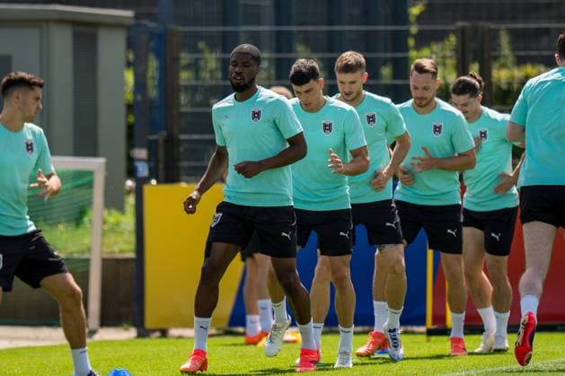 EURO 2024, Nationalteam Österreich, Training SOCCER - UEFA EURO, EM, Europameisterschaft,Fussball 2024 BERLIN,GERMANY,24.JUN.24 - UEFA EURO 2024, group stage, Austria vs Netherlands, preview, training Team AUT. Image shows Kevin Danso (AUT) and the team of AUT. GEPAxpictures xJohannesxFriedl