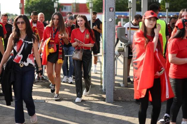 A general view of fans arriving before the start of the match Albania v Spain, UEFA European Championship, EM, Europameisterschaft 2024, Group B, Football, Dusseldorf Arena, Dusseldorf, Germany, 24 Jun 2024 EDITORIAL USE ONLY No use with unauthorised audio, video, data, fixture lists, club league logos or live services. Online in-match use limited to 120 images, no video emulation. No use in betting, games or single club league player publications. Copyright: xPaulxCurrie Shutterstockx 14551058e