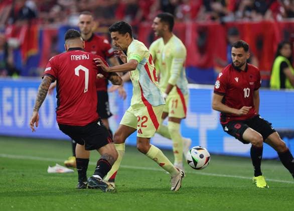 Jesus Navas of Spain is challenged by Rey Manaj of Albania Albania v Spain, UEFA European Championship, EM, Europameisterschaft 2024, Group B, Football, Dusseldorf Arena, Dusseldorf, Germany, 24 Jun 2024 EDITORIAL USE ONLY No use with unauthorised audio, video, data, fixture lists, club league logos or live services. Online in-match use limited to 120 images, no video emulation. No use in betting, games or single club league player publications. Copyright: xPaulxCurrie Shutterstockx 14551058al