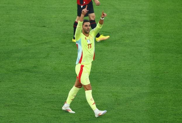 Ferran Torres of Spain celebrates scoring to make it 0-1 Albania v Spain, UEFA European Championship, EM, Europameisterschaft 2024, Group B, Football, Dusseldorf Arena, Dusseldorf, Germany, 24 Jun 2024 EDITORIAL USE ONLY No use with unauthorised audio, video, data, fixture lists, club league logos or live services. Online in-match use limited to 120 images, no video emulation. No use in betting, games or single club league player publications. Copyright: xKieranxMcManus Shutterstockx 14551047v