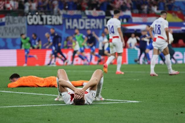 Kroatien - Italien UEFA EURO, EM, Europameisterschaft,Fussball 2024 Leipzig, 24.06.2024, Leipzig Stadium, UEFA EURO 2024 Germany, Gr. F Vorrunde , Kroatien (CRO) vs. ITALIEN (ITA) 1:1 (0:0) , Im Bild: Josip Stanisic (2, Kroatien) entäuscht ,