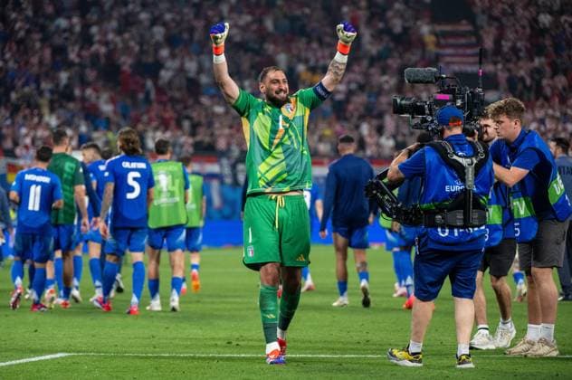 Fussball, Herren, Saison 2023 24, UEFA EURO, EM, Europameisterschaft,Fussball 2024, Gruppe B (3. Spieltag) in Leipzig, Kroatien - Italien, Torhüter Gianluigi Donnarumma (Italien) jubelt nach Abpfiff, 24.06. 2024, Copyright: xMatthiasxKochx