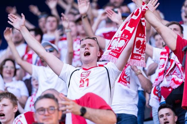 GER, Euro 2024, Group D, Frankreich (FRA) vs Polen (POL) 25.06.2024, Signal Iduna Park BVB Stadion Dortmund, Dortmund, GER, Euro 2024, Group D, Frankreich (FRA) vs Polen (POL) Im Bild: Polen Poland POL Fan, schreit, Gestik, Mimik, Emotionen, feiert, jubelt, klatscht