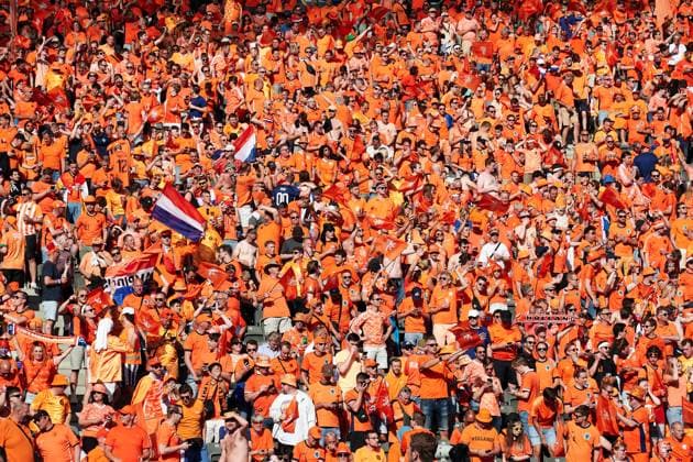 Fans Niederlande, Stimmungsbild, GER, UEFA EURO, EM, Europameisterschaft,Fussball 2024, Fussball Herren, UEFA EM 2024 Matchtag 3, Gruppe D, Niederlande vs. Oesterreich, Netherlands vs. Austria, 25.06.2024. GER, UEFA Euro 2024, Fussball Herren, UEFA EM 2024 Matchtag 3, Gruppe D, Niederlande vs. Oesterreich, Netherlands vs. Austria, 25.06.2024. Berlin Copyright: xEibner-Pressefotox xClaudiusxRauchx EP_CRH
