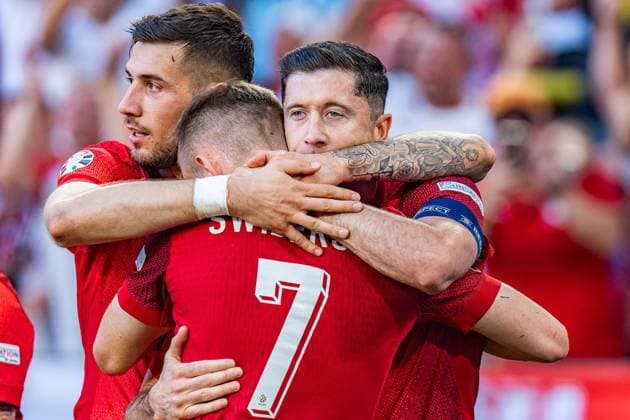 Tor zum 1:1 durch Elfmeter von Robert Lewandowski (Polen, 09) Frankreich vs. Polen, Herren, Fussball, 3. Spieltag, EURO 2024, 25.06.2024, Europameisterschaft, Gruppe D Frankreich vs. Polen, Herren, Fussball, 3. Spieltag, EURO 2024, 25.06.2024, Europameisterschaft, Gruppe D Dortmund Copyright: xEibner-Pressefoto BahhoxKarax EP_FRA