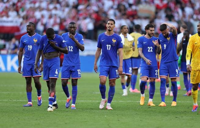 25.06.2024, Fussball Europameisterschaft, UEFA EURO, EM, Europameisterschaft,Fussball 2024, Frankreich - Polen, Gruppe D, BVB Stadion Dortmund, v.l., Youssouf Fofana (Frankreich), Dayot Upamecano (Frankreich), Randal Kolo Muani (Frankreich), William Alain Andre Saliba (Frankreich) enttaeuscht, enttaeuscht schauend, dissapointed, traurig, frustiert, frust, gefrustet Copyright: HMBxMedia